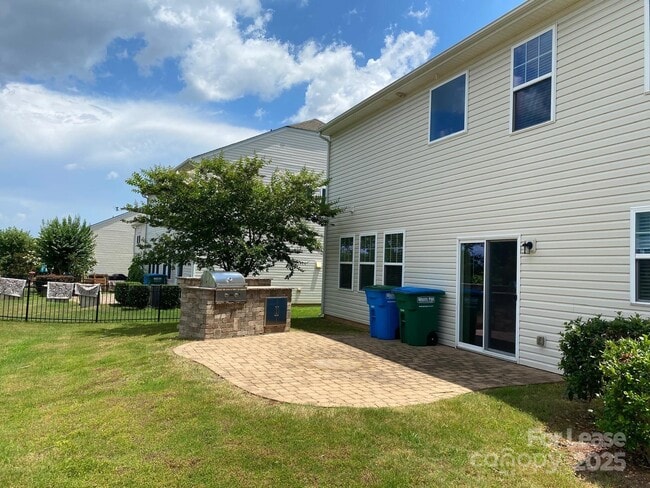 Building Photo - 14425 Green Birch Dr