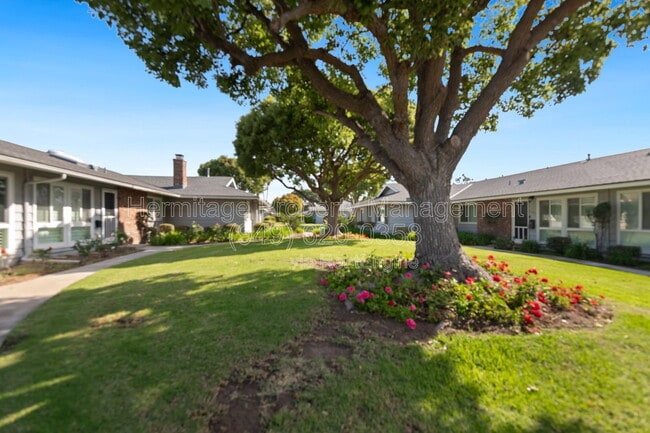 Building Photo - 1199 E 1st St