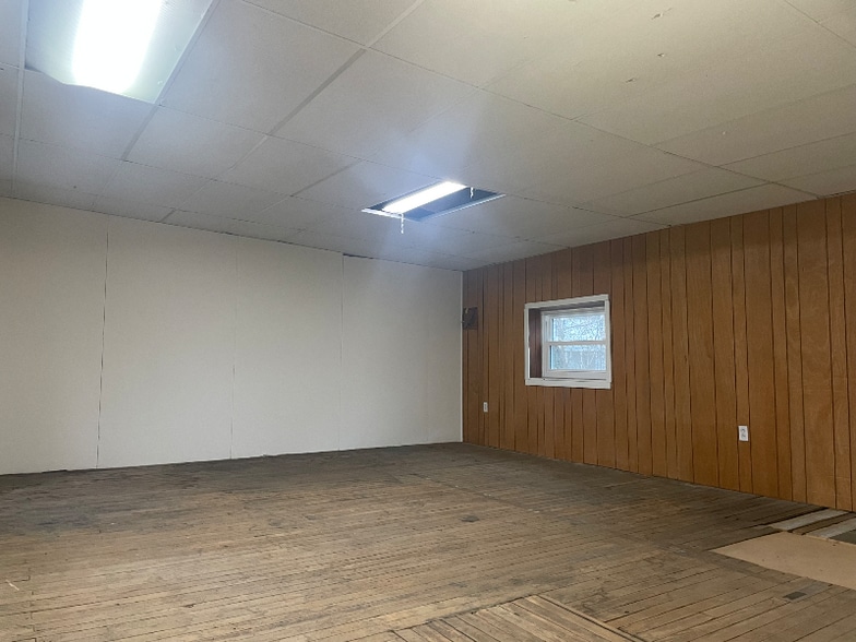 Building Photo - 227 E Pomfret St