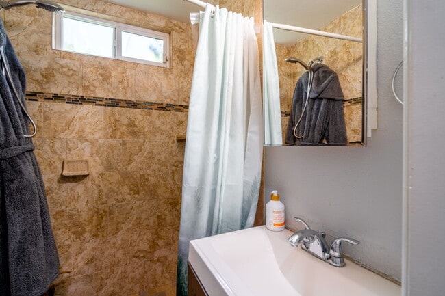 Guest full bath - 2703 Gates Ave