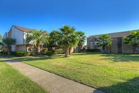 Building Photo - Villa Marina Apartments