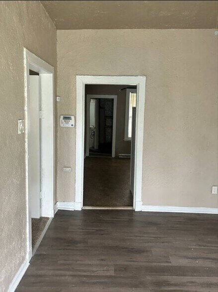 Building Photo - 6725 Schofield Ave