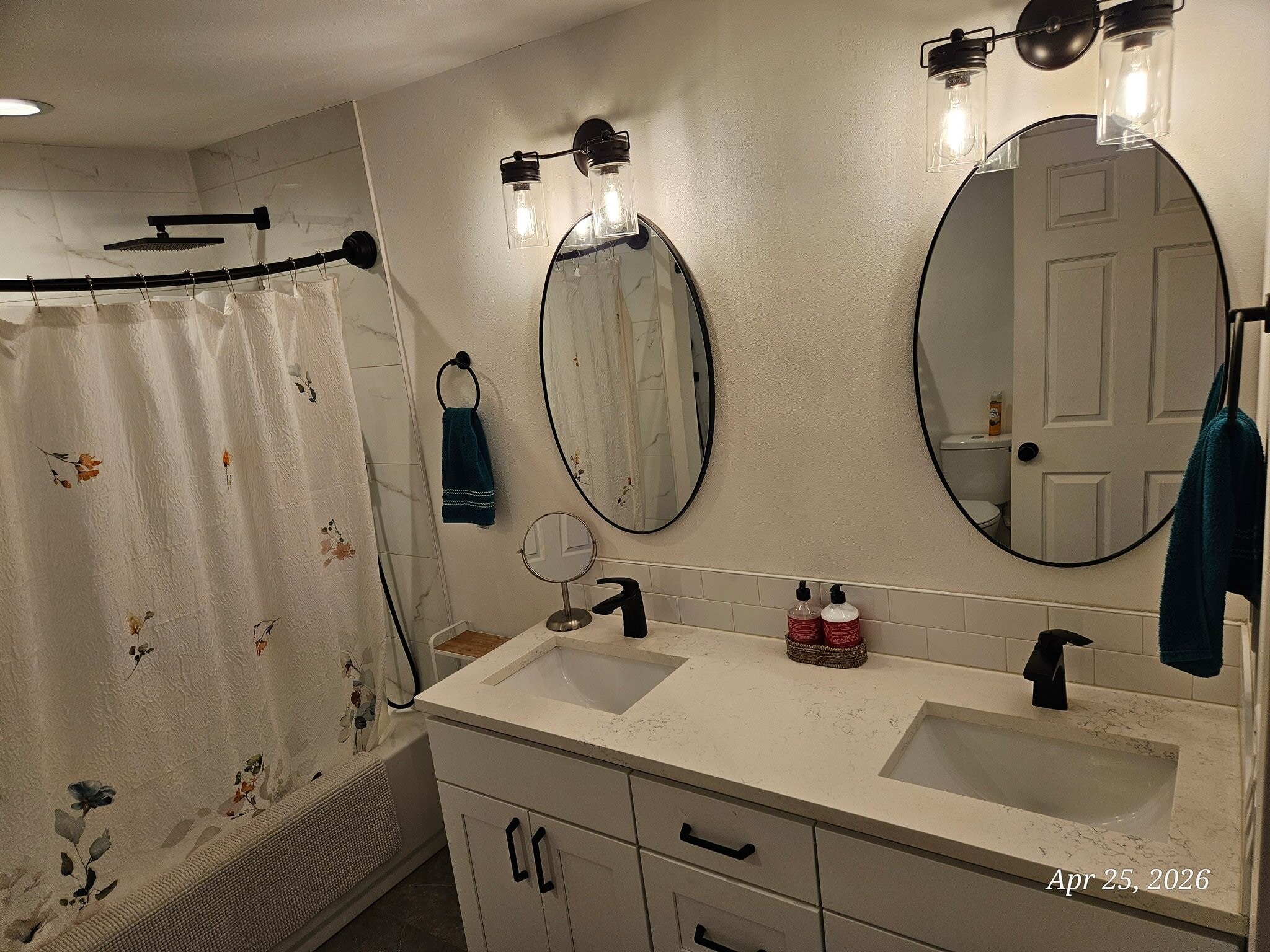 Building Photo - 3600 NE 9th St