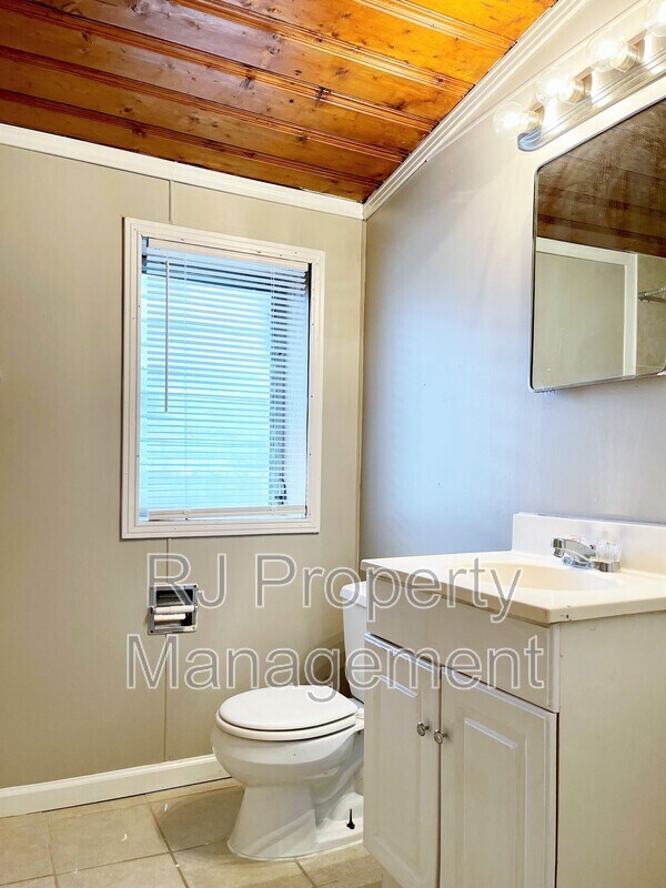 Building Photo - 3268 E Rosita Cir