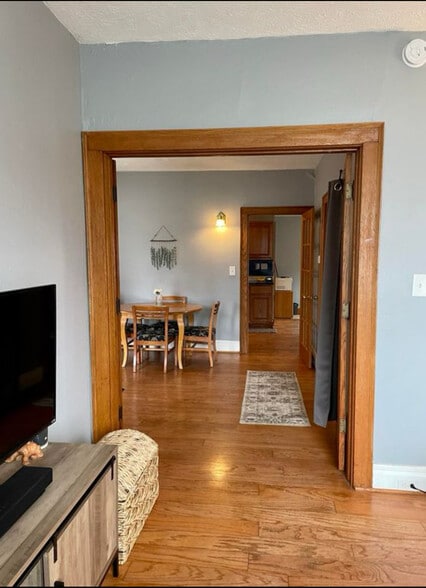 Building Photo - 345 S River Ave