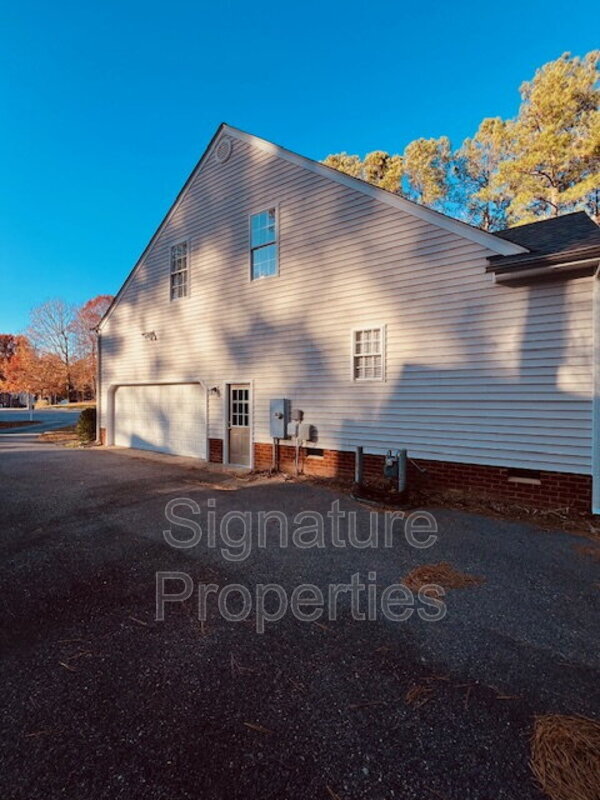 Building Photo - 5100 Beachmere Ct