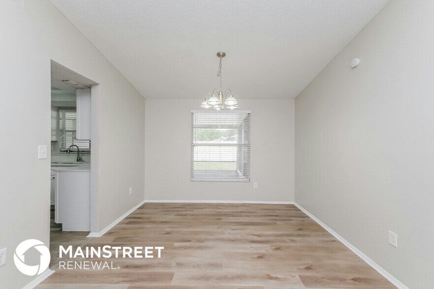 Building Photo - 706 Jacaranda Dr