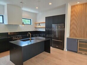 Building Photo - Luxurious 3 Bedroom Home near East Atlanta!