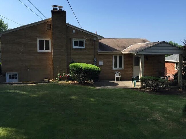 Building Photo - **********Gorgeous Scott Township 3-Bed/1....