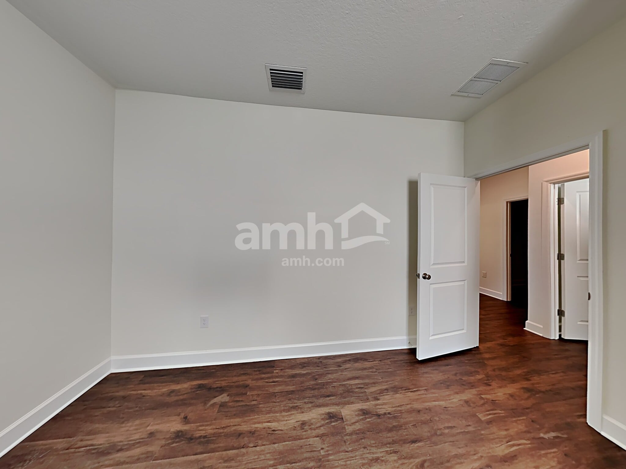 Building Photo - 2216 Saffron Walden Dr