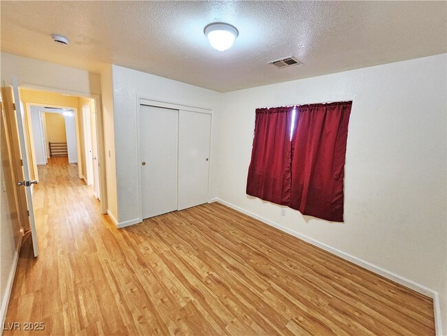 Building Photo - 1700 Sycamore Ave