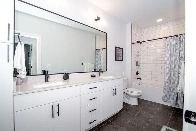 Building Photo - 3101 Govalle Ave