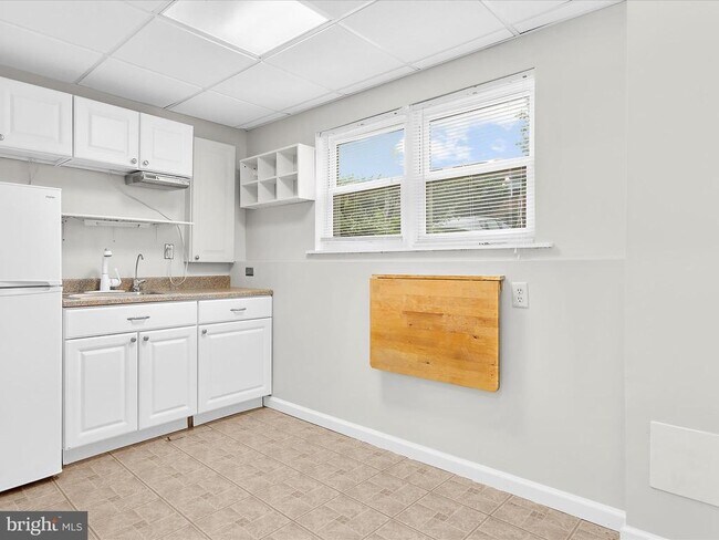 Building Photo - 2499 Vineyard Ln
