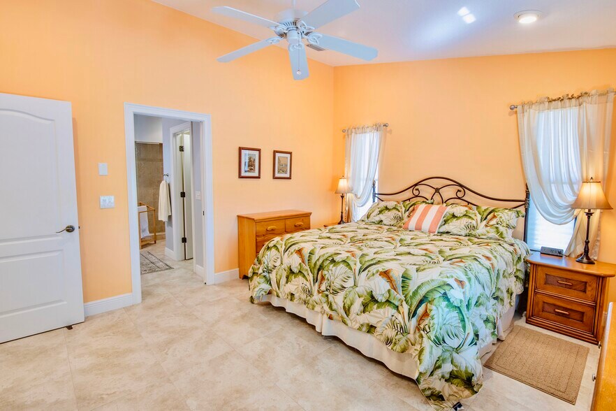 North en-suite - 6710 S Highway A1A