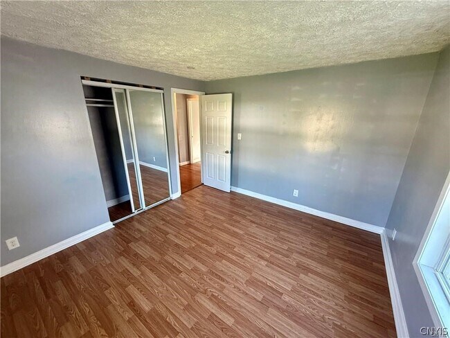 Building Photo - 114 Grandy Dr