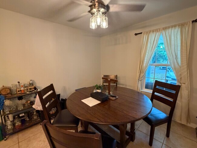 Building Photo - 138 Adams St