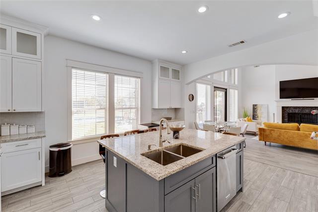 Building Photo - 1399 E Highland Rd