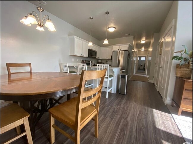 Building Photo - 523 N 310 W