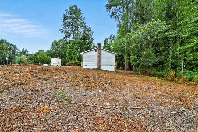Building Photo - 6432 Maple Rd
