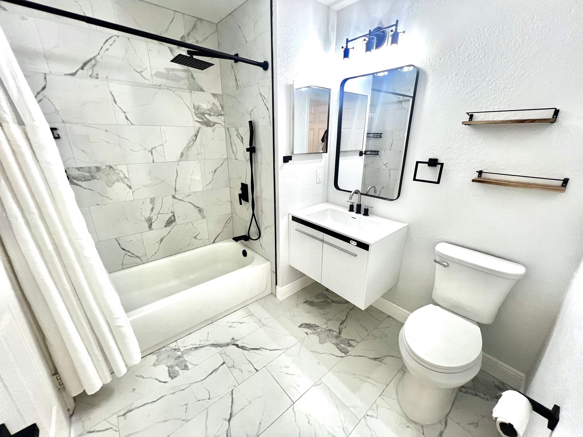 Building Photo - 7618 Pissarro Dr