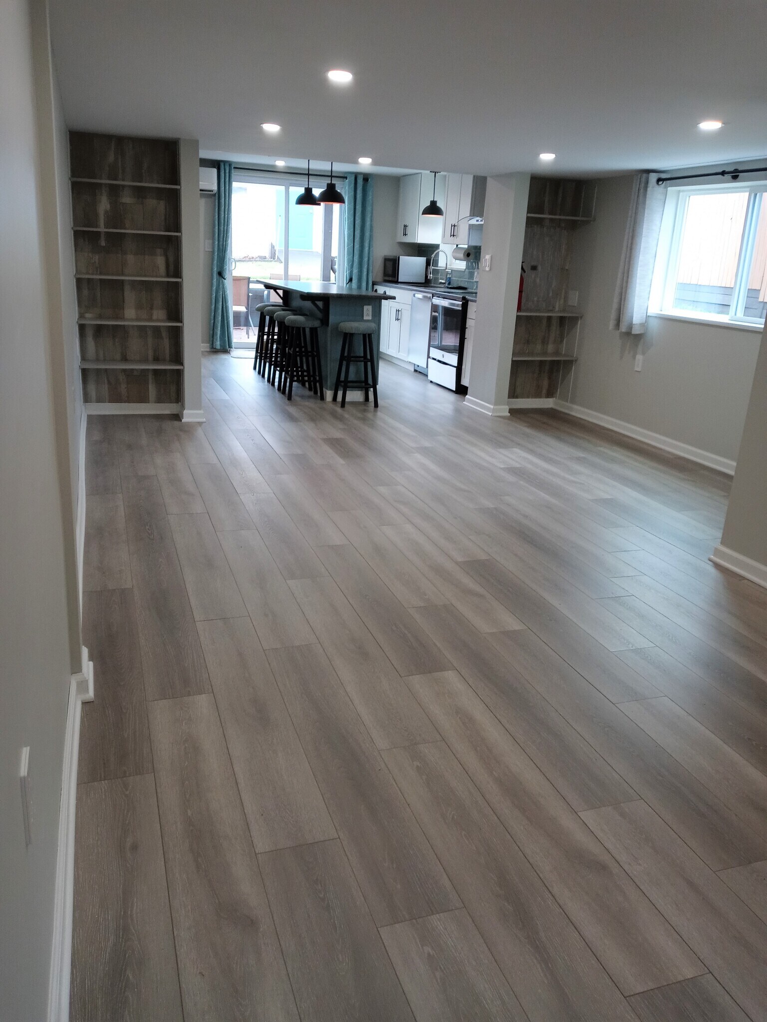 Living room open to Kitchen - 14 High St