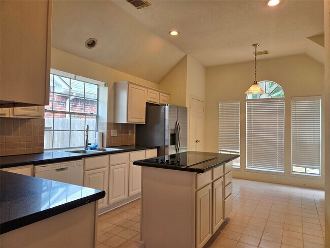 Building Photo - 4515 Oak Valley Dr