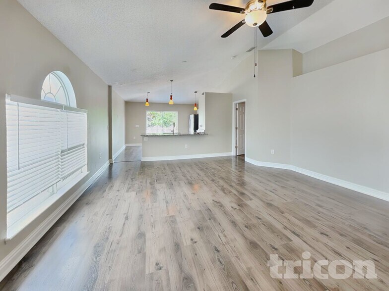 Building Photo - 10610 Opus Dr