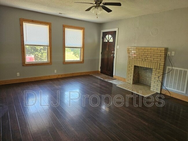 Building Photo - 775 Asheville Hwy