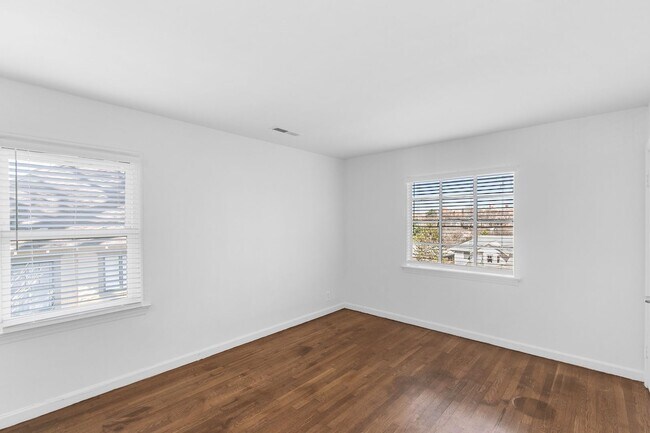 Building Photo - Gean Rise - 1 Bedroom / 1 Bathroom with Balcony/Porch