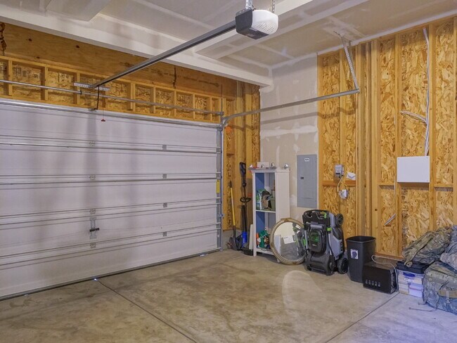 Building Photo - Discover your new home in this beautifully...