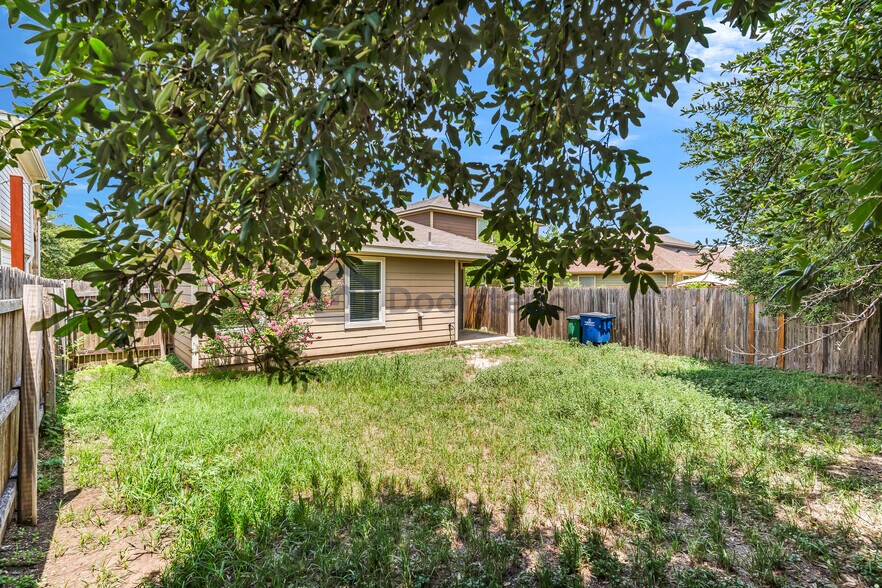 Building Photo - 9405 Sweetgum Dr