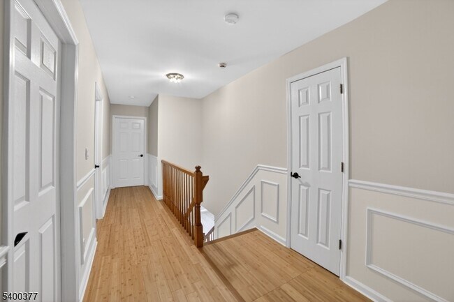 Building Photo - 7 Sun Valley Way