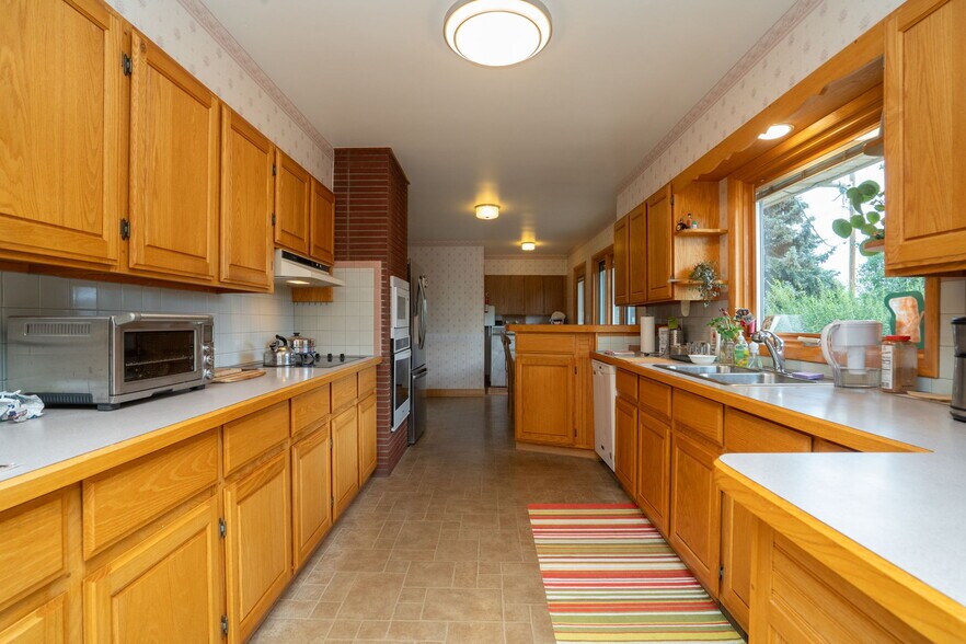 Building Photo - 1020 Cimmeron Dr