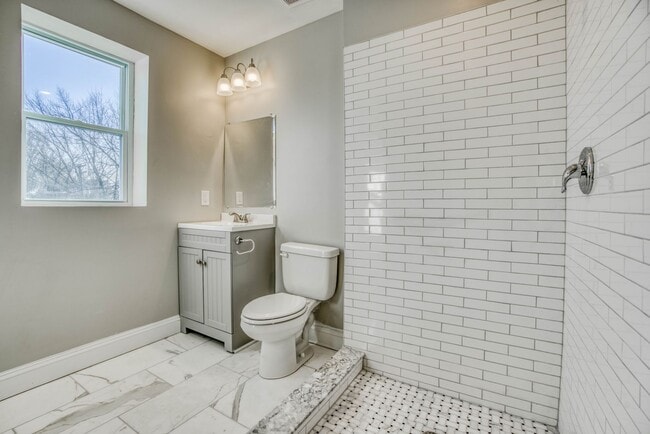 Building Photo - 1623 E Baltimore St