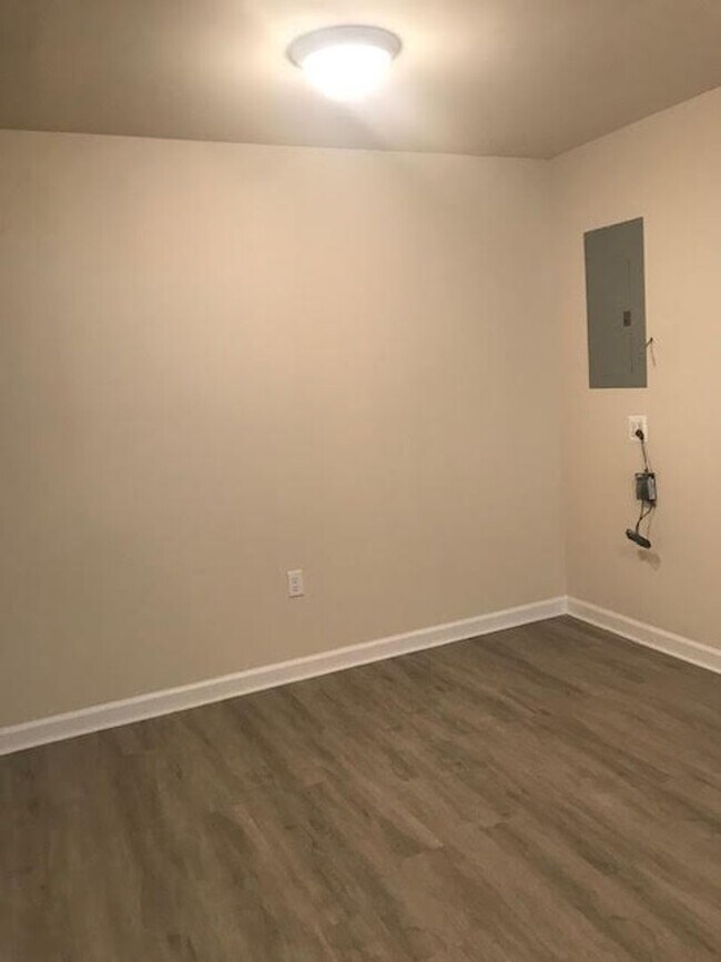 Building Photo - 2025 Germander Way