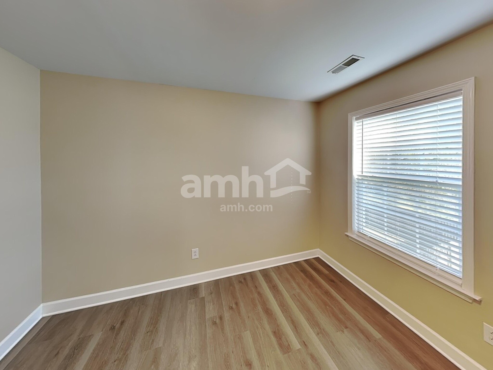 Building Photo - 7008 Masonboro Dr