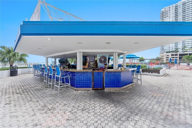 Building Photo - 801 Brickell Bay Dr