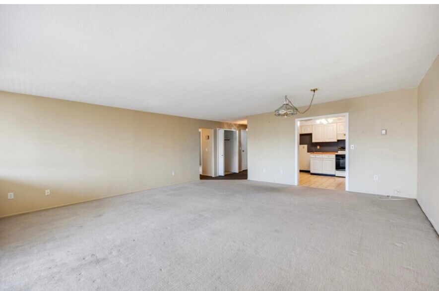 Building Photo - 1460 Elm St