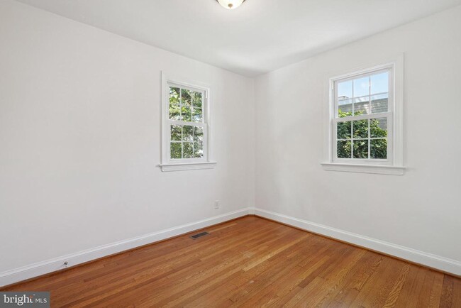 Building Photo - 3910 Yuma St NW