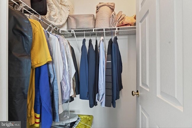 Building Photo - 25065 Riding Center Dr