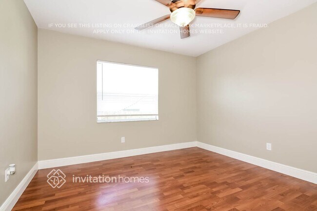 Building Photo - 2806 Mnr Hl Dr