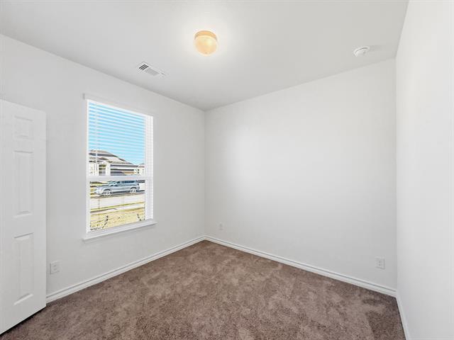 Building Photo - 663 Saxony Dr