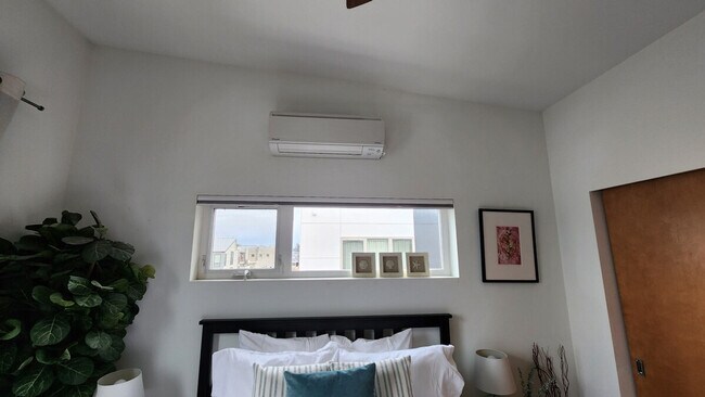 Building Photo - 3066 63rd Ave SW