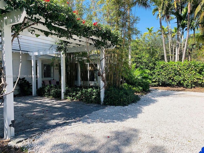 Building Photo - 4218 Braganza Ave