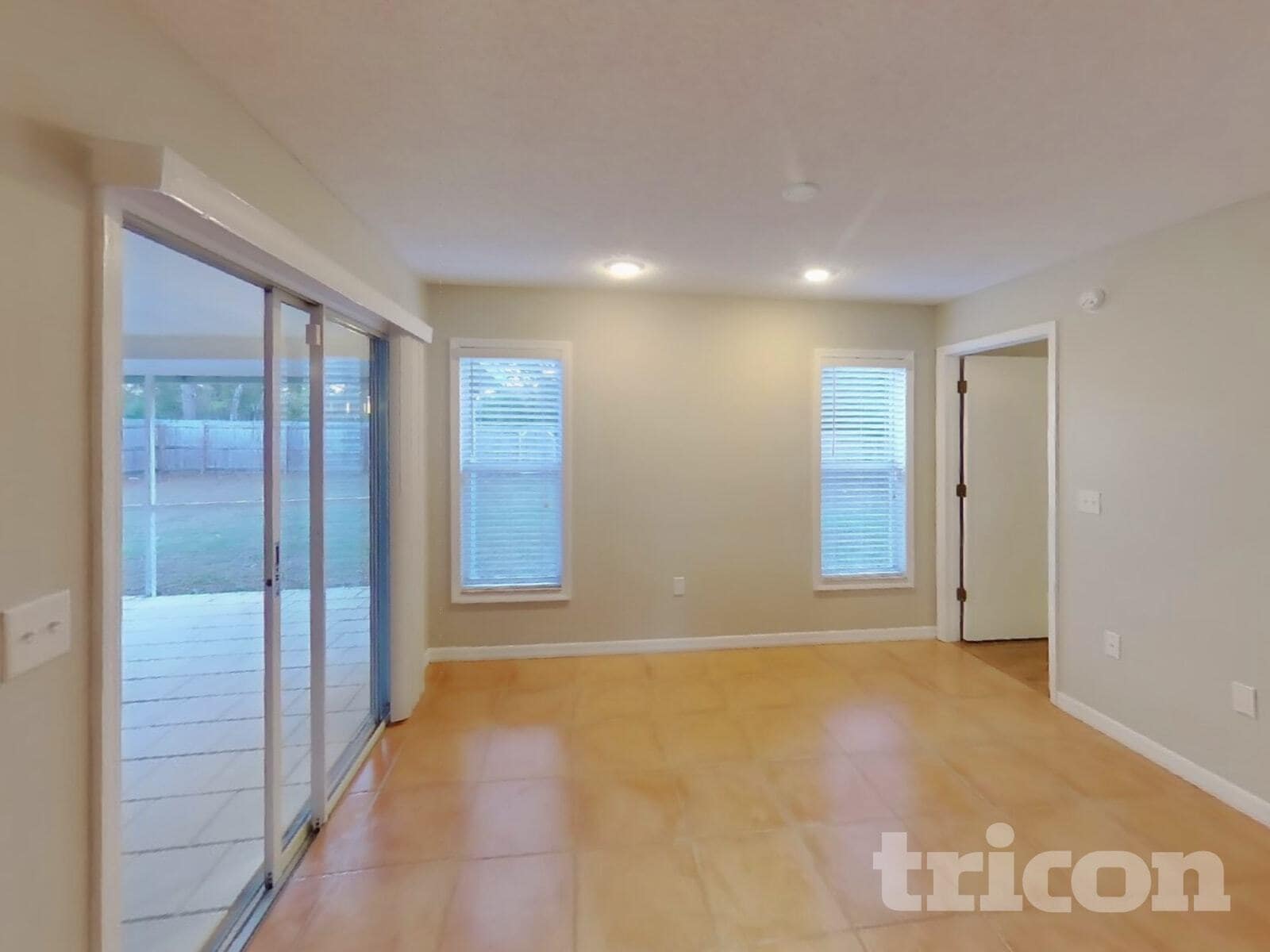 Building Photo - 1374 Godfrey Ave