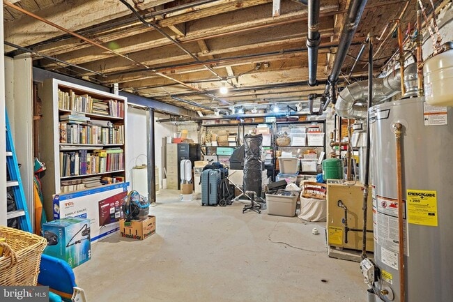 Building Photo - 3612 Albemarle St NW