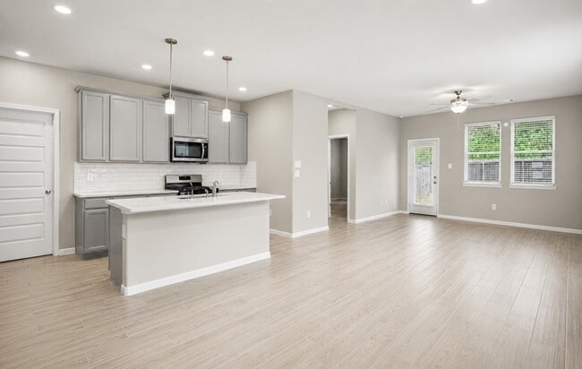 Building Photo - 17542 Rosette Grass Dr
