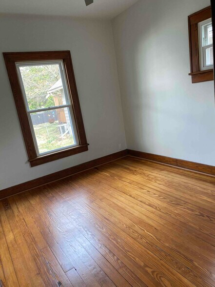 Building Photo - 1409 Highview Ave