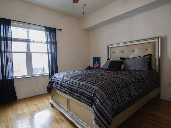 Building Photo - 11905 Centre St