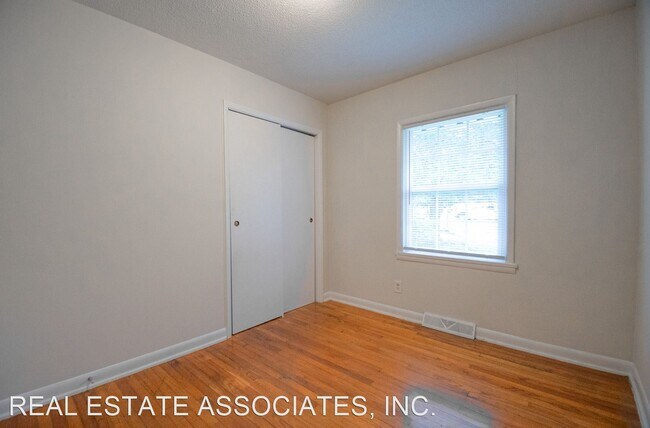 Building Photo - 3 br, 1.5 bath House - 306 5th Street